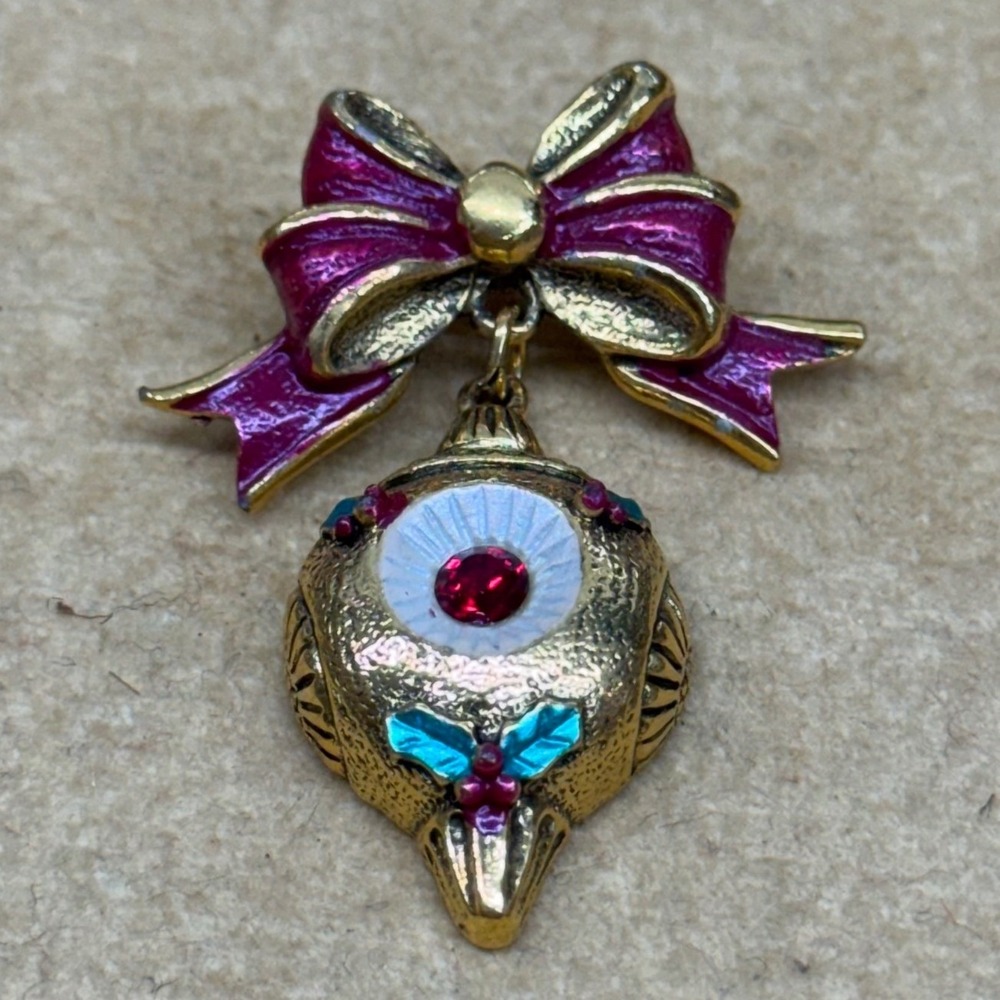 Vintage Christmas Ornament Brooch Gold Tone Pink Bow Enamel Rhinestone USA